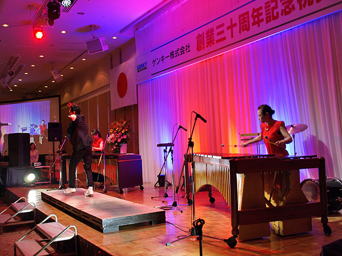 タップとマリンバのステージ